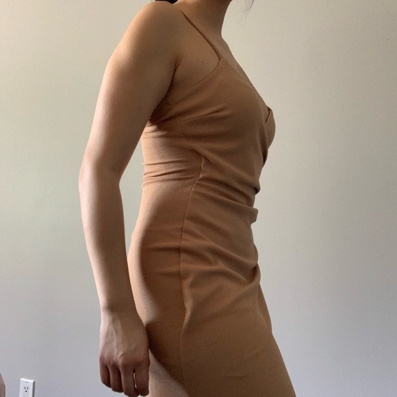👗 Pretty Little Thing Tan Slip V-Neck Midi Dress - Women’s Size  Medium👗 - Picture 3 of 9